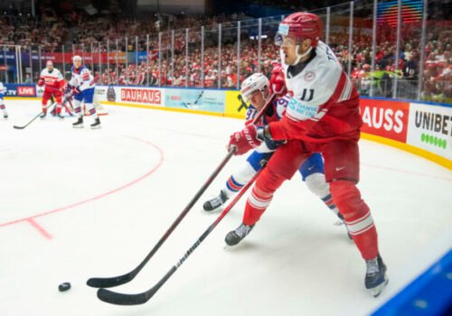 MS v hokeji 2025 (výsledky 9. máj) – Dva zápasy sa skončili 5:0, jeden sa predlžoval a Fínsko sa trápilo – VIDEO, FOTO