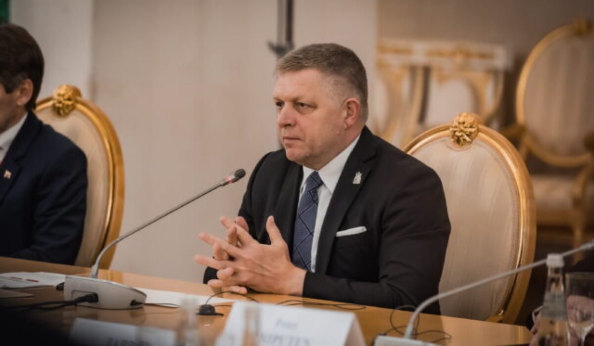 Mimovládky varujú pred nebezpečnou zmenou ústavy. V hre je smerovanie Slovenska aj naše základné práva