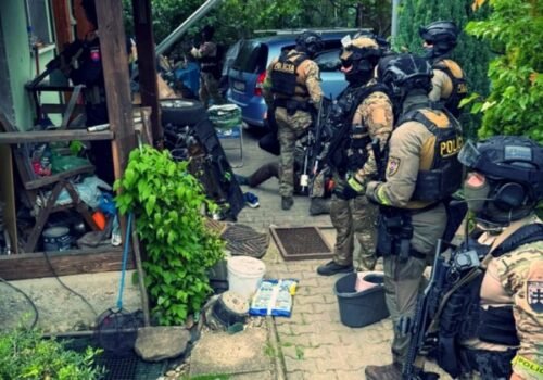 Incident v priestoroch univerzity v Bratislave: Polícia zadržala 46-ročného muža – FOTO