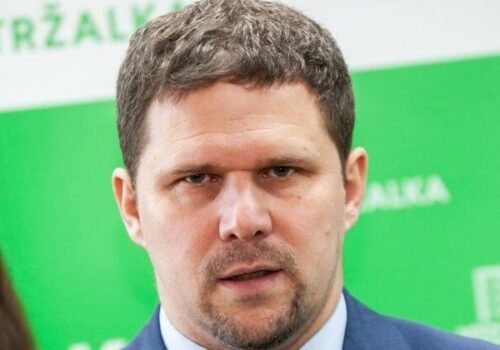 Starosta Petržalky Hrčka končí vo svojej funkcii, zamestnanec si mal vyplatiť vyše dva milióny eur – VIDEO