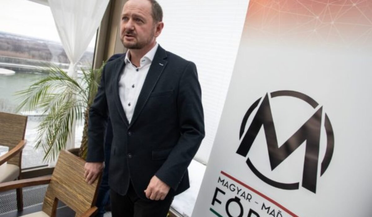 Maďarské fórum vyzýva Fica, aby nestaval sochu maršalovi Konevovi