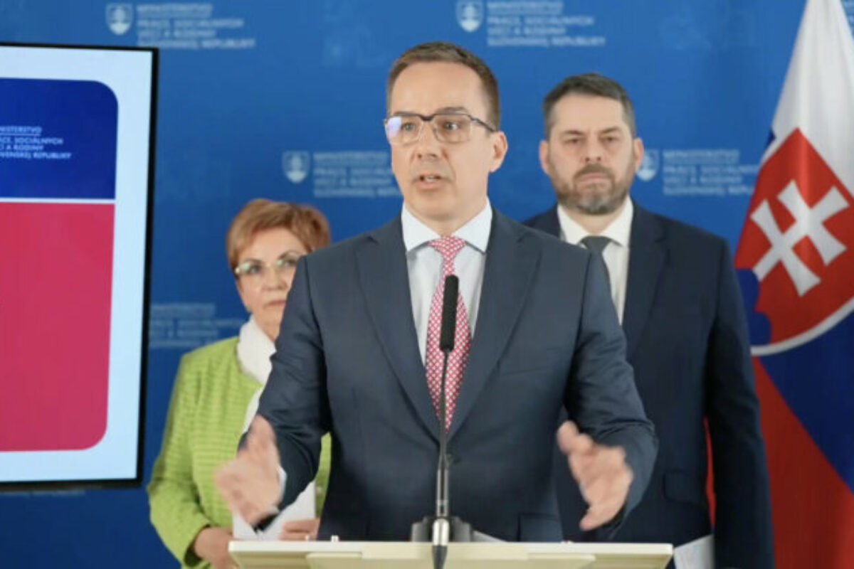 Slovensko má najmenej nezamestnaných od roku 1993. Čísla klesli podľa Tomáša na historické minimum – VIDEO