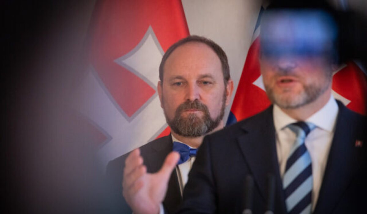 Samosprávne kraje povedie naďalej Viskupič, na 800 eurové odmeny žiadajú od štátu kompenzácie