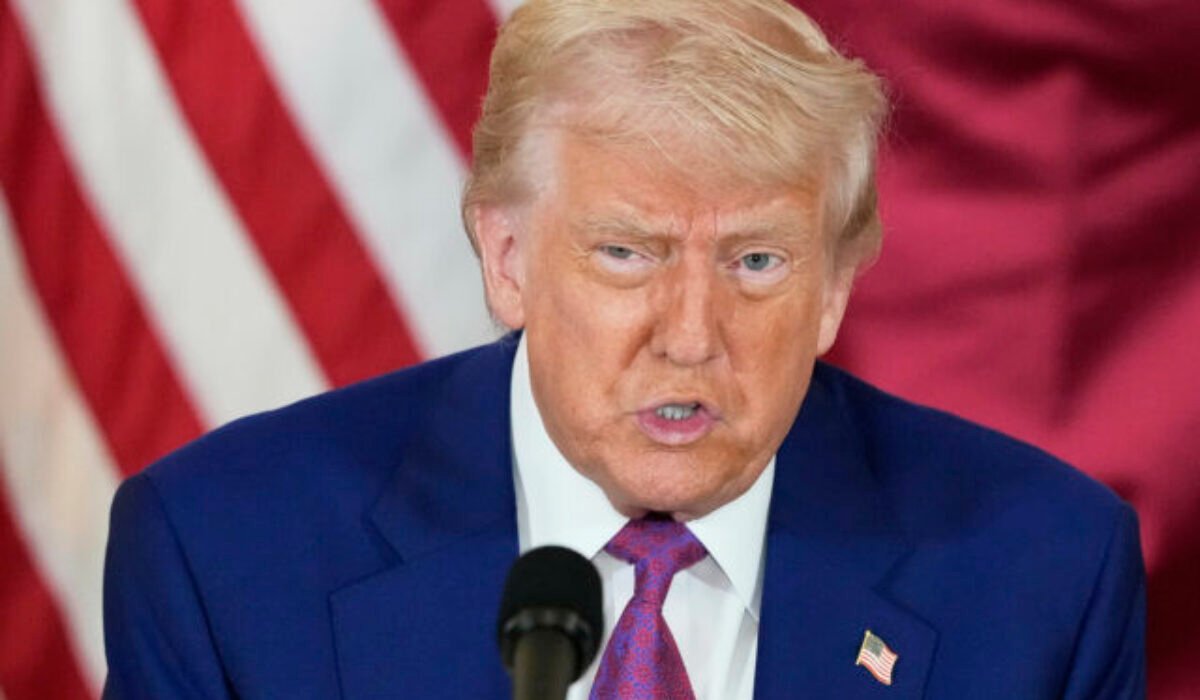 Trump obhajuje svoj zákaz pre zahraničných študentov na Harvard, univerzitu kritizuje za utajovanie