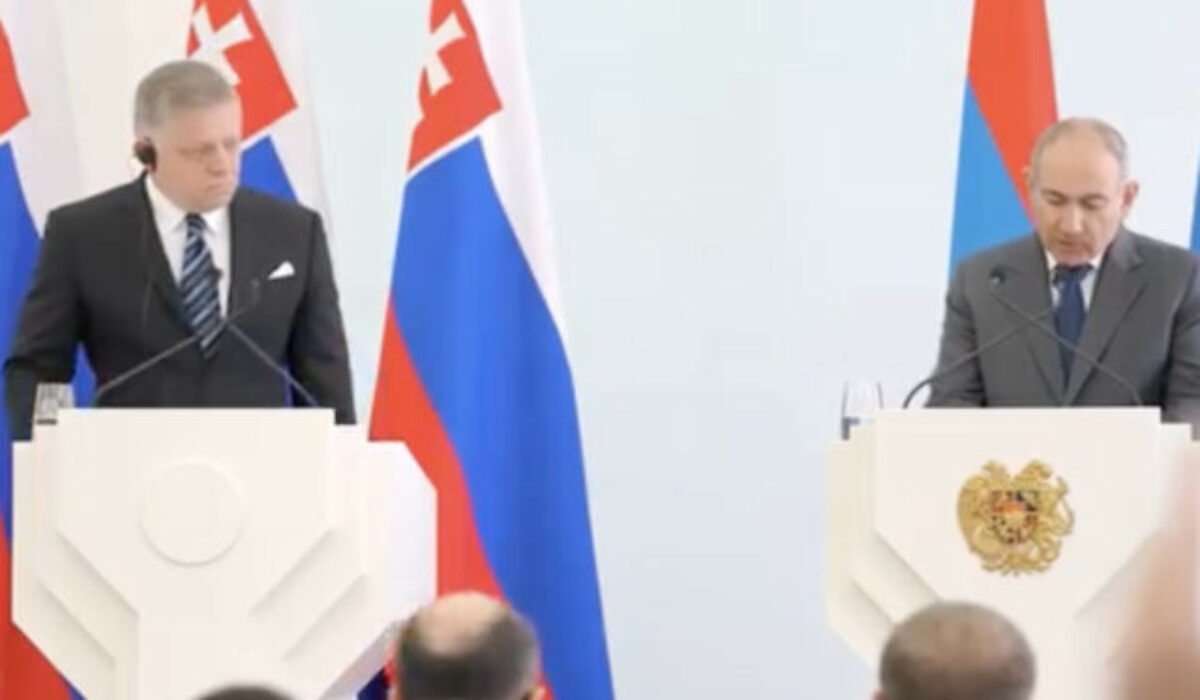 Fico odcestoval na oficiálnu návštevu Arménska, stretne sa s prezidentom aj svojím arménskym náprotivkom