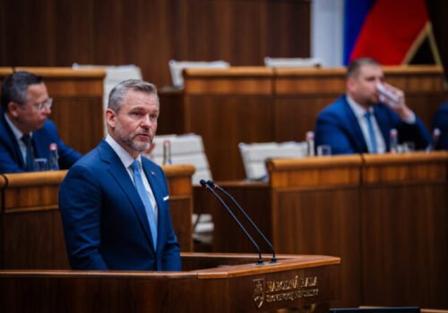 Spoločnosť je politicky rozdelená ako nikdy predtým. Slovensku chýba dlhodobá vízia, povedal Pellegrini – VIDEO, FOTO