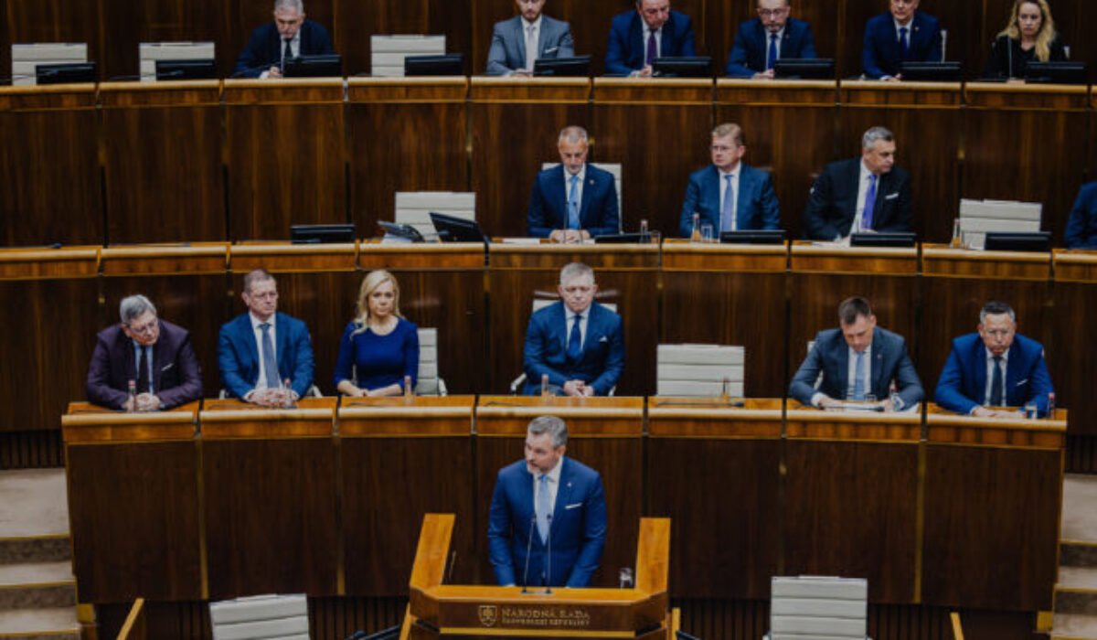 Opozícia po prejave prezidenta Pellegriniho: Kritizoval ako náš človek, no mlčal o korupcii, útokoch na demokraciu aj médiá – VIDEO