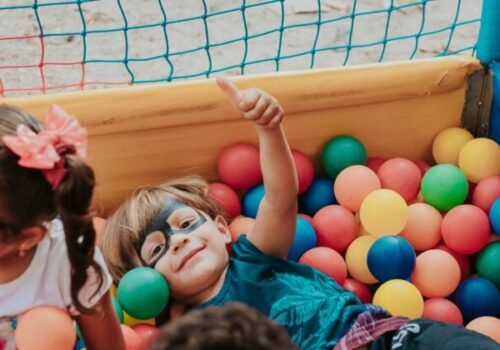 Aké darčeky chcú deti v roku 2025? Trh s hračkami ovplyvňujú virálne trendy, nie katalógy