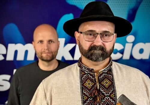 Mužovi s valaškou zrušili obvinenie, Demokrati sa podľa Naďa stali terčom paranoje vládnych predstaviteľov