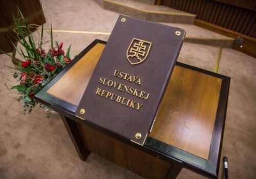 Výbor Slovenskej spoločnosti pre medzinárodné právo pri SAV je znepokojený návrhom novely ústavy