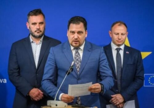 Vedúci delegácie z Bruselu Zdechovský dostal vyhrážky smrťou, vyjadril sa aj k zastaveniu eurofondov pre Slovensko