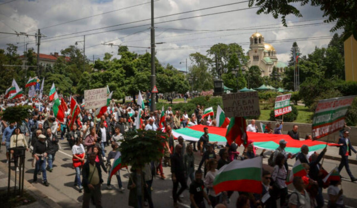 Bulharsko čelí protestom pre plánované prijatie eura, časť obyvateľov sa obáva chudoby – FOTO