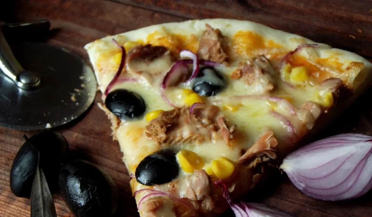 Chutnučká domáca pizza s tuniakom a kukuricou