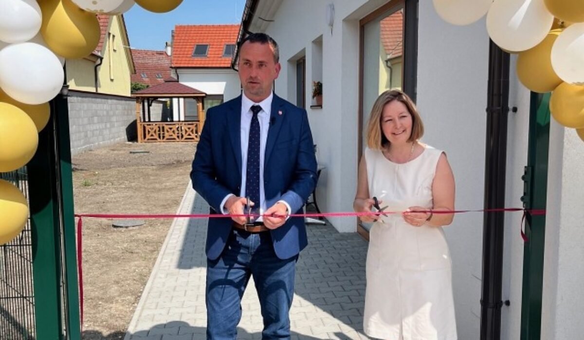 Vo Vajnoroch otvorili nové zariadenie pre seniorov, spoločnosť ich podľa Vlčeka bude potrebovať čoraz viac – FOTO