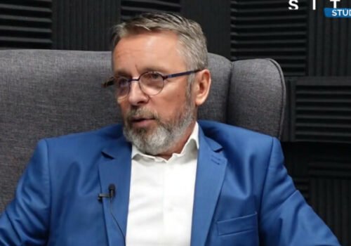 Fico doslova pácha vlastizradnú politiku, Slovensko sa podľa Mikloša stáva nedôveryhodným partnerom – VIDEO