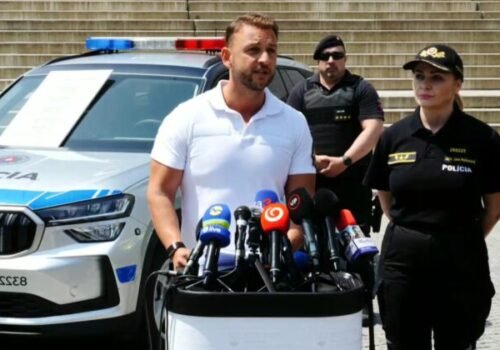 Nové policajné autá a kamery budú mať premiéru na ME vo futbale do 21 rokov, uviedol Šutaj Eštok – VIDEO