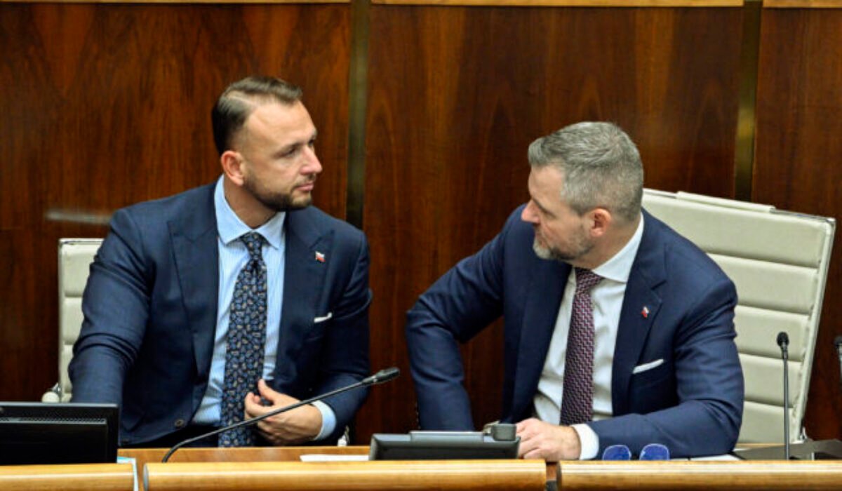 Prezident vyzval ministra vnútra Šutaja Eštoka na zmenu petičného práva, upozorňuje na možné podvody