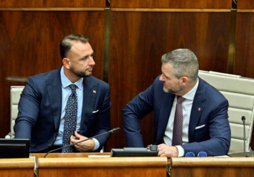 Prezident vyzval ministra vnútra Šutaja Eštoka na zmenu petičného práva, upozorňuje na možné podvody