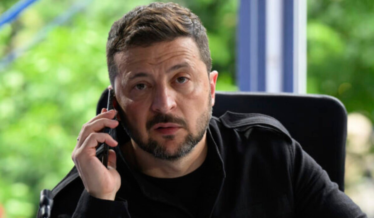 Kyjev povolí dvojité občianstvo Ukrajincom žijúcim v EÚ, ale nie tým v Rusku