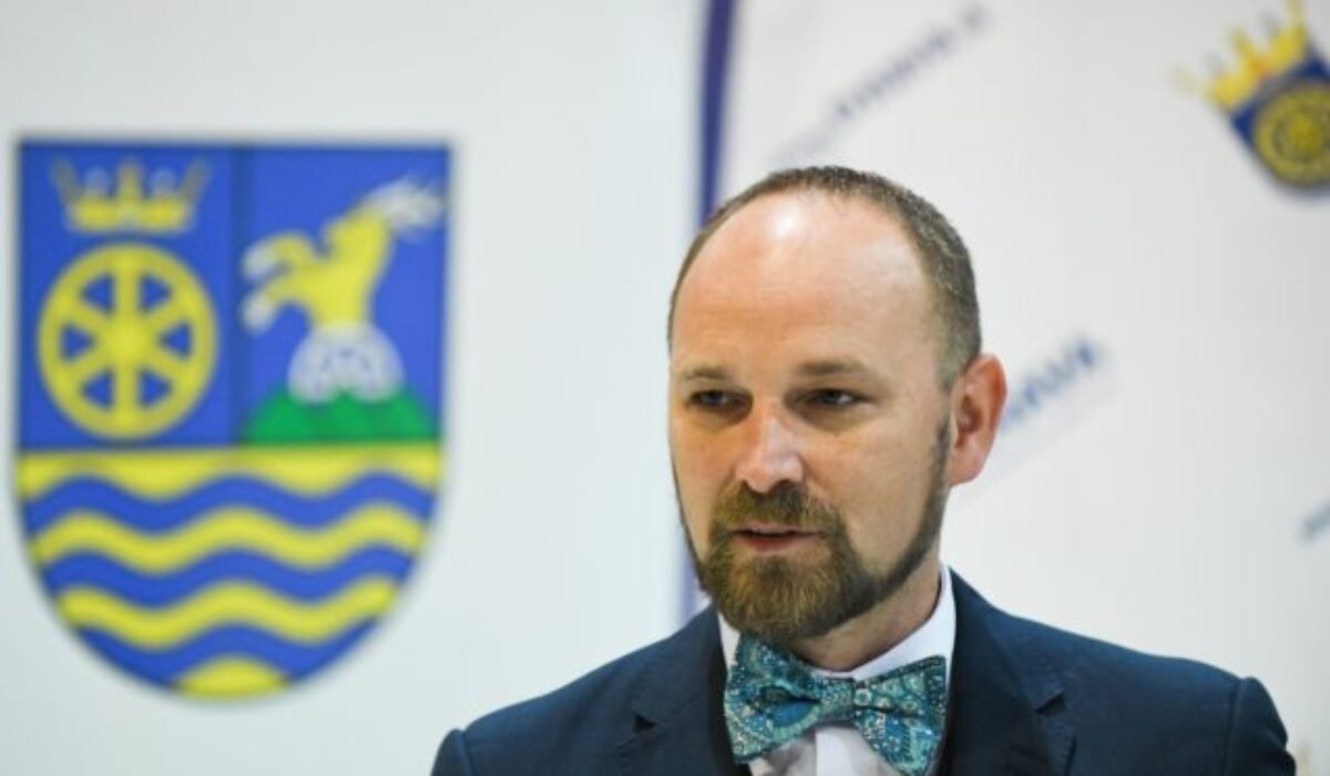 SK8 nesúhlasí s postupom Ficovej vlády, zrazenie eurofondov v hodnote 200 miliónov eur ide proti záujmom samospráv