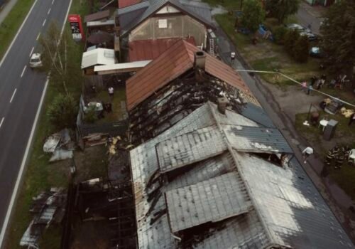 V súvislosti s požiarom rodinných domov v Kežmarku mesto poskytlo okamžitú pomoc zasiahnutým rodinám – FOTO