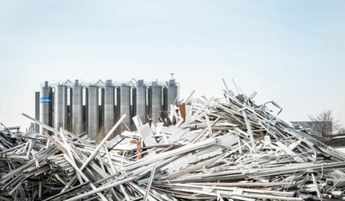 Deceuninck získava svoju prvú certifikáciu RecyClass za použitie recyklovaného PVC a obnovuje aj označenie produktu VinylPlus®