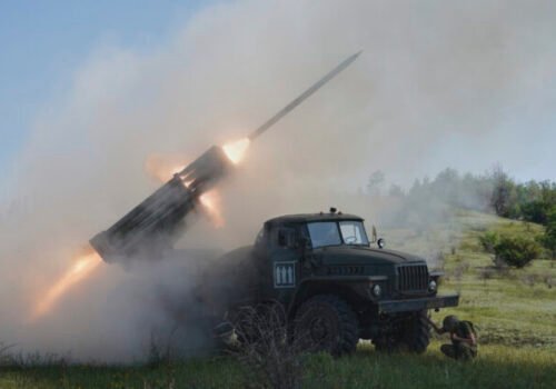 Rusko na Ukrajine za uplynulý deň stratilo ďalších viac ako tisíc vojakov, tanky a raketomety