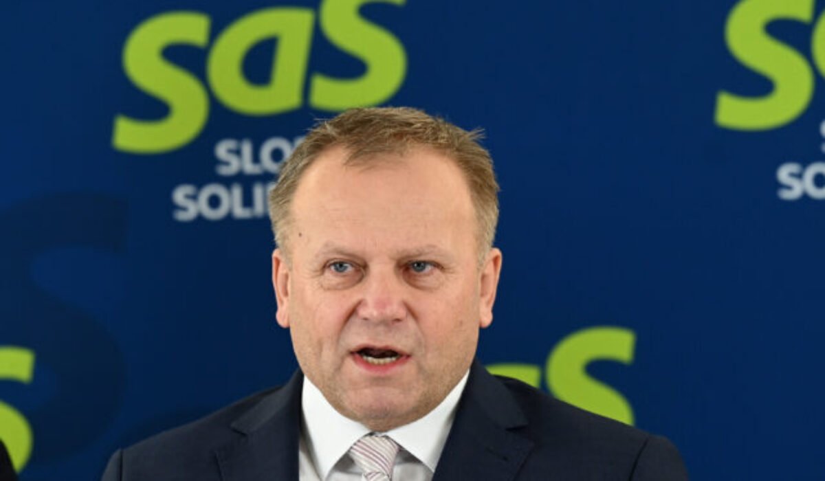 SaS kritizuje neúčasť koalície na výbore k zmrazeniu 200 miliónov eur pre samosprávy, Ledecký hovorí o facke pre celé Slovensko – VIDEO