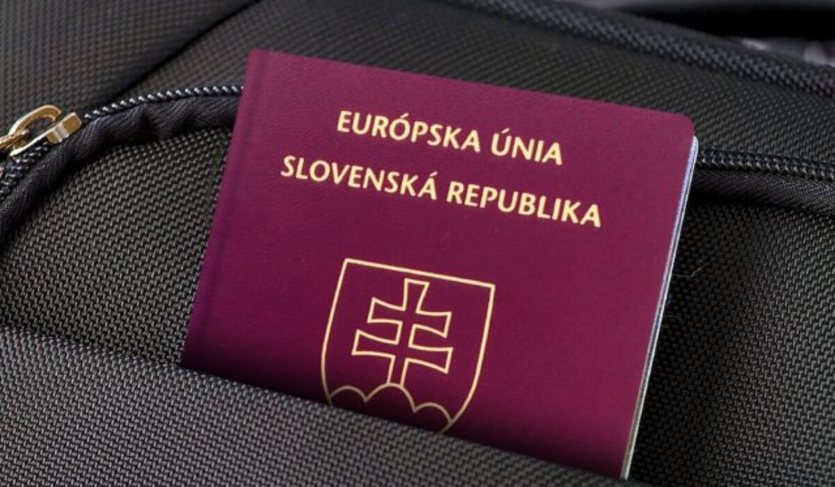 Potrebujete cestovný pas? Jeho vybavenie najdlhšie trvá vo veľkých klientských centrách v krajských mestách