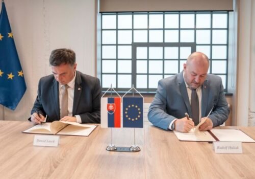 Huliak podpísal memorandum o spolupráci so Združením Karpatského euroregiónu Poľsko – FOTO