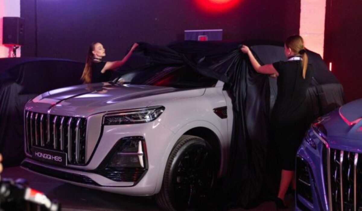 Automobilka Hongqi odštartovala predaj na Slovensku, ich autá vozia aj čínskeho prezidenta