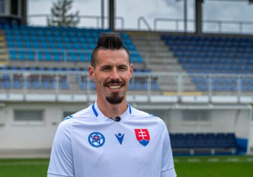 Futbalové esá spojili sily s organizáciou NIE RAKOVINE: Spoločne v kampani na zvýšenie povedomia o očkovaní proti HPV