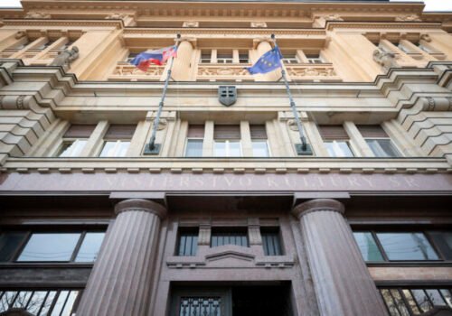 Ministerstvo kultúry sa dôrazne ohradilo voči znevažovaniu projektu vytvorenia Štefánikovej busty