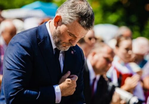 Prestaňme sa hádať a nenávidieť, vyzval Pellegrini z Nitry. Slovákom pripomenul odkaz Cyrila a Metoda – VIDEO