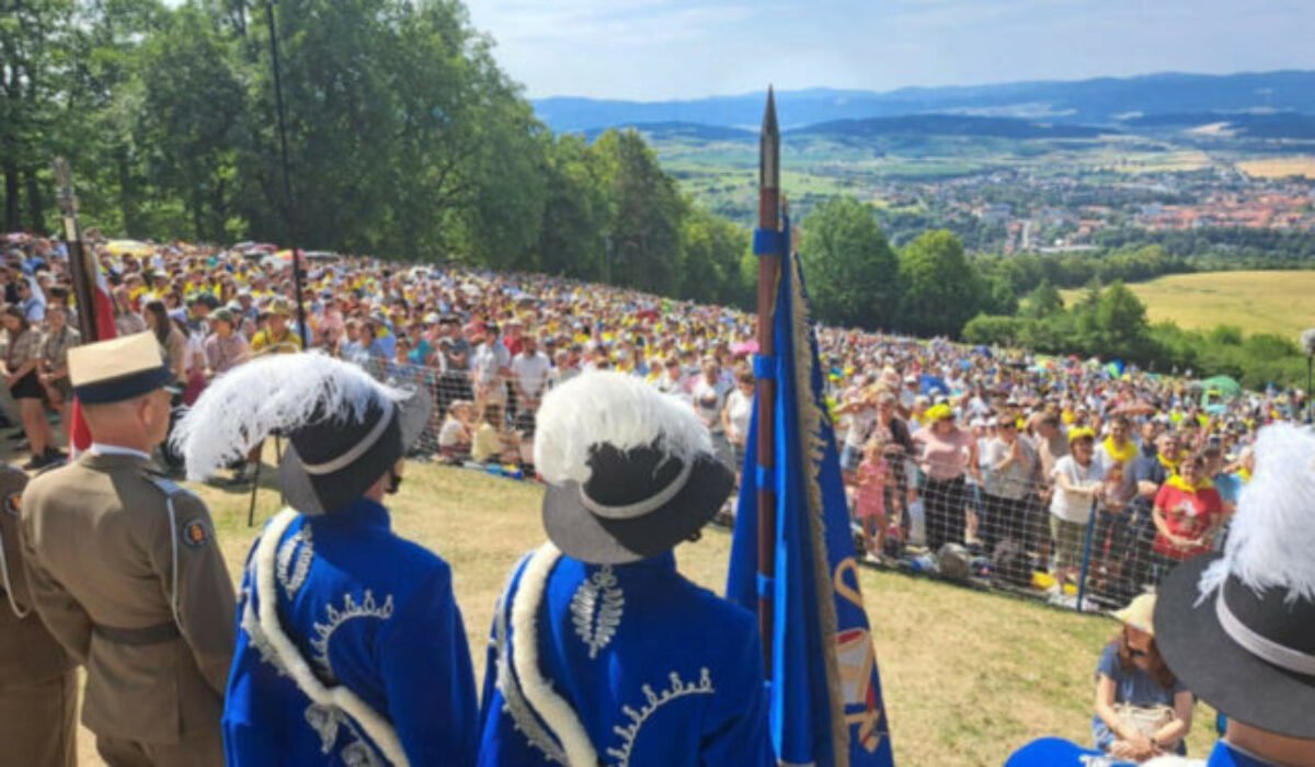 Mariánska hora prilákala počas víkendu 300-tisíc pútnikov. Levoča si pripomenula odkaz Jána Pavla II. – FOTO