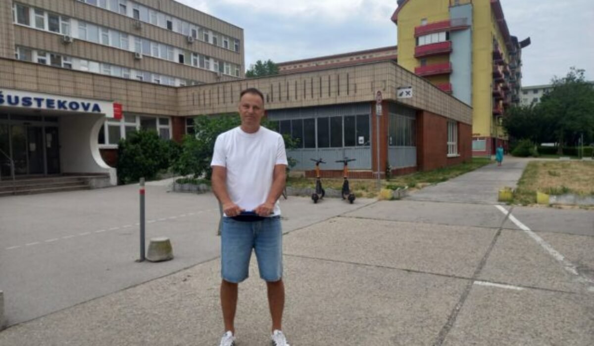 Juraj Mravec odovzdal podpisy pre kandidatúru na starostu Petržalky, predstavil aj program kampane