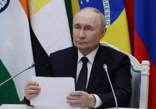 Putin podpísal dekrét, ktorý cudzincom umožňuje službu v armáde