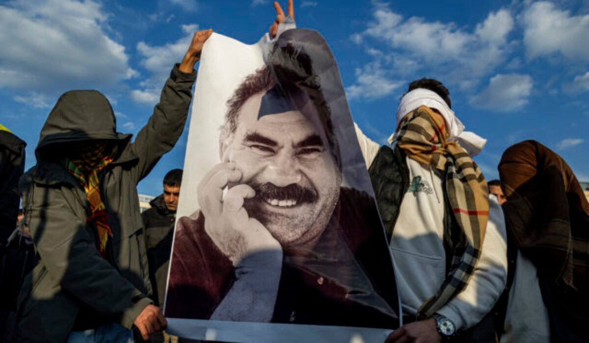 Kurdskí povstalci ničia zbrane, chcú sa vrátiť do Turecka a zapojiť sa do politiky