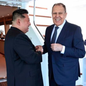Minister zahraničných vecí Sergej Lavrov sa stretol so severokórejským vodcom Kim Čong-unom – FOTO