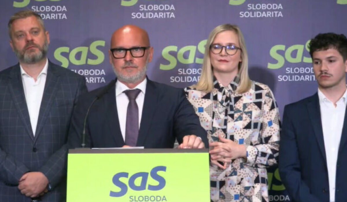 Fico musí podľa SaS zahlasovať za protiruské sankcie, chytil sa do vlastnej pasce – VIDEO