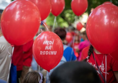 V Bratislave sa opäť uskutoční Národný pochod Hrdí na rodinu, organizátori chcú vyzdvihnúť dôležitosť manželstva