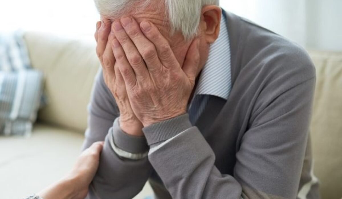 16833_dochodca-640x420.jpg Muž ukradol dôchodcovi šperky v hodnote 5-tisíc eur, vydával sa za predajcu hrncov