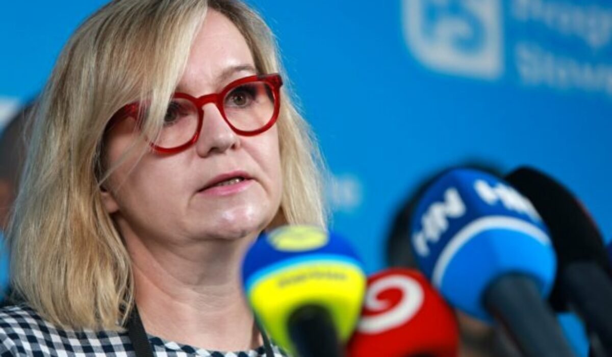 Riaditeľka Bibiany Flach podľa progresívcov porušila zákon, ministerku Šimkovičovú vyzývajú na jej odvolanie – VIDEO