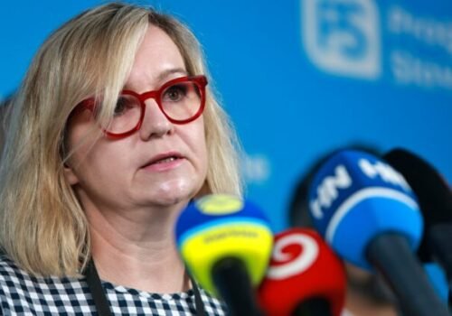 Riaditeľka Bibiany Flach podľa progresívcov porušila zákon, ministerku Šimkovičovú vyzývajú na jej odvolanie – VIDEO