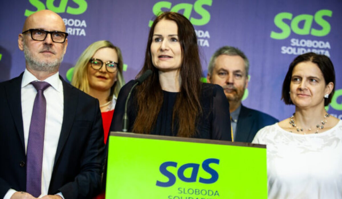 Ministerstvo vnútra dostalo pokutu za preloženie vyšetrovateľa Petra Juhása, upozornila Holečková