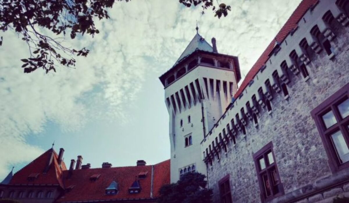 Miesto, kde sa stretáva príroda, história aj vynálezy. Objavte čaro Smoleníc počas jedinečnej prehliadky