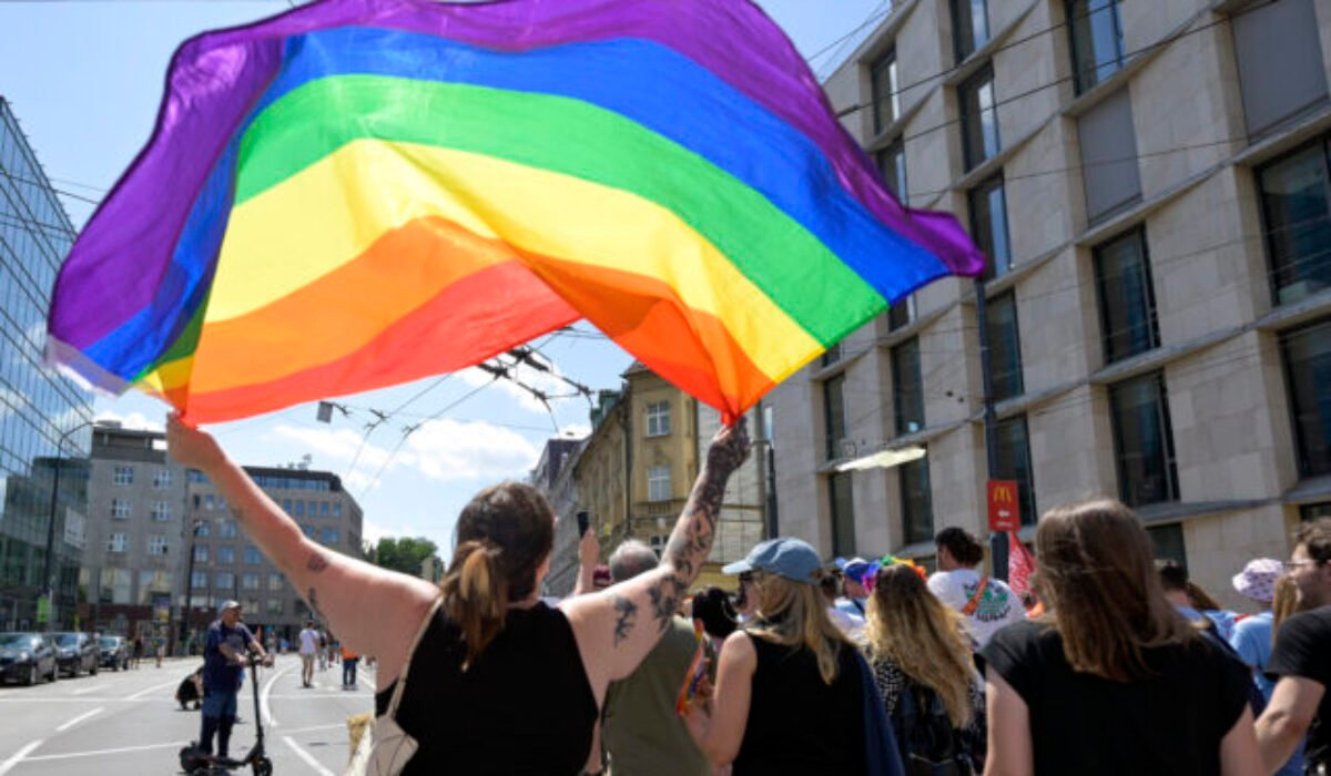 17020_687bc6082e185113386845-640x420.jpg Tohotoročný Dúhový Pride mal podľa mimovládok rekordnú účasť, spočítali vyše 16-tisíc ľudí – FOTO