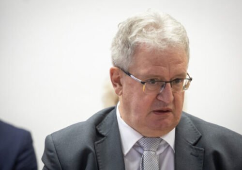 Orosz má výhrady k ustanoveniam navrhovaných zmien vo volebnej legislatíve, viaceré vyvolávajú ústavné otázniky