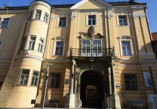 Začína sa obnova Župného domu, jedného z najkrajších historických objektov v Trenčíne – FOTO