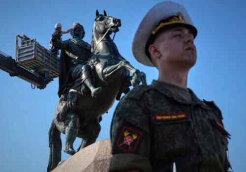 Putin z „bezpečnostných dôvodov“ zrušil námornú prehliadku v Petrohrade